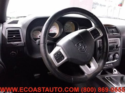 Used 2011 Dodge Challenger R/T image 9