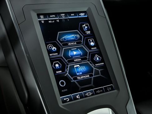 Used 2021 Lamborghini Huracan EVO RWD image 28