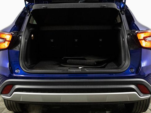 Used 2024 Chevrolet Trax LT w/ Driver Confidence Package image 35