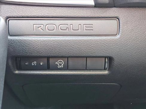 Used 2024 Nissan Rogue S FWD image 12