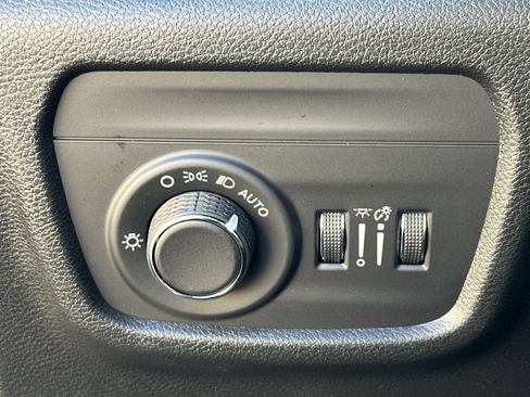 New 2025 Jeep Grand Cherokee L Altitude image 12