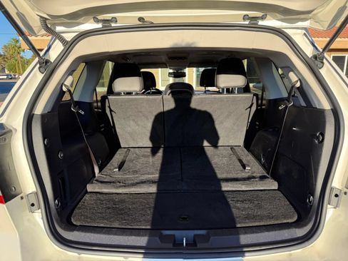 Used 2015 Dodge Journey R/T w/ Flexible Seating Group FWD image 33