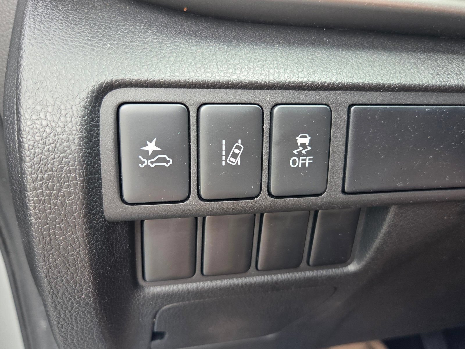 Used 2024 Mitsubishi Eclipse Cross LE AWD/4WD image 28