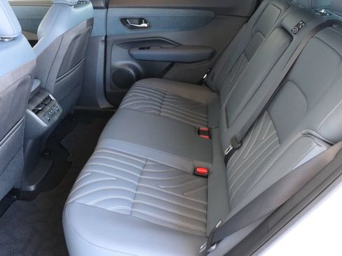 Used 2024 Nissan Ariya AWD image 33