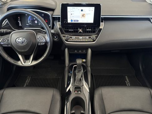 Certified 2023 Toyota Corolla Cross XLE w/ Convenience Package FWD image 12