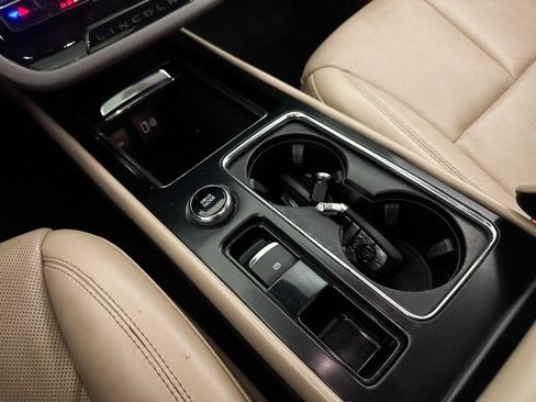 Used 2020 Lincoln Corsair Reserve FWD image 28