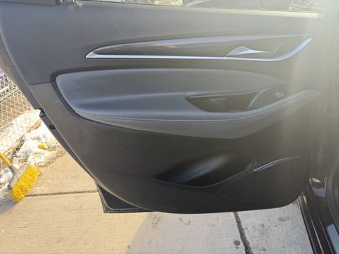 Used 2020 Buick Enclave Essence w/ Sound and Sites Package image 16