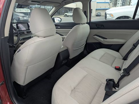 Used 2025 Nissan Altima 2.5 SV FWD image 29