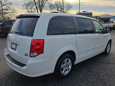 Used 2011 Dodge Grand Caravan Crew w/ Entertainment Group 1 image 2