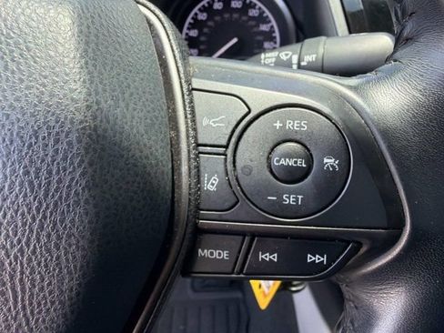 Used 2021 Toyota Camry SE FWD image 23