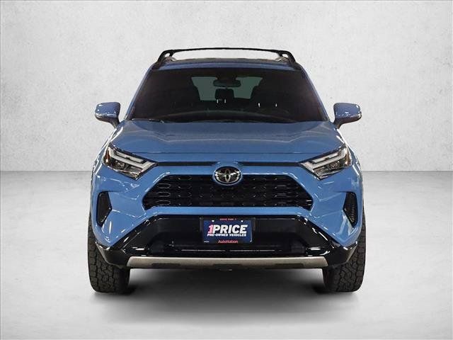 Used 2025 Toyota RAV4 SE AWD/4WD image 2