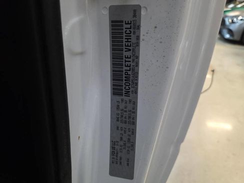 Used 2018 RAM 5500 Tradesman image 17