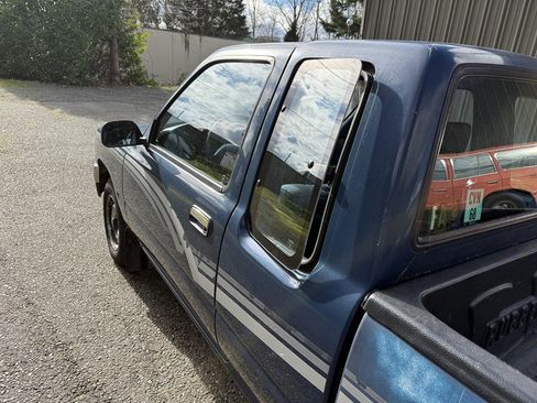 Used 1989 Toyota Pickup Deluxe image 27