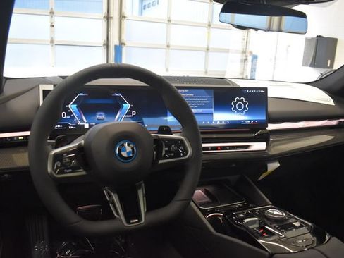 New 2027 BMW 550e xDrive w/ Premium Package AWD/4WD image 23