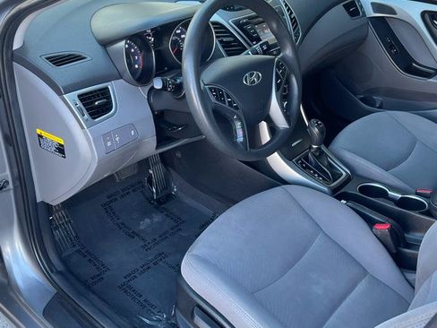 Used 2014 Hyundai Elantra SE w/ Option Group 02 FWD image 11