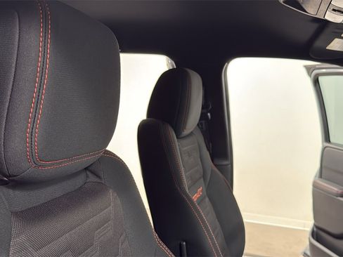 Used 2022 Nissan Frontier PRO-4X w/ Technology Package image 19