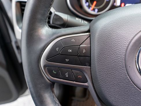 Used 2019 Jeep Cherokee Latitude Plus w/ Cold Weather Group image 26