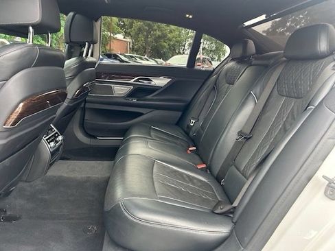 Used 2020 BMW 740i xDrive w/ M Sport Package AWD/4WD image 11