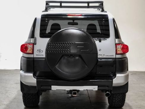 Used 2010 Toyota FJ Cruiser 4WD image 11