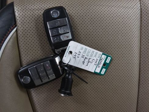 Used 2015 Kia Sedona SX Limited w/ SXL Technology Package image 25