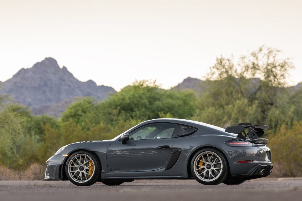 Used 2023 Porsche 718 Cayman GT4 RS RWD image 11