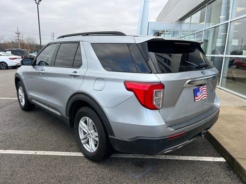 Used 2022 Ford Explorer XLT w/ Equipment Group 202A image 3