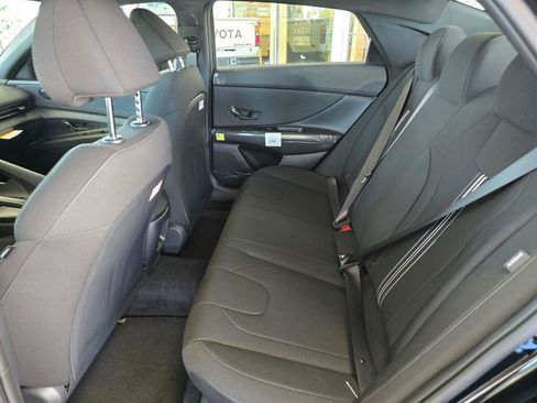 New 2026 Hyundai Elantra Sport FWD image 32