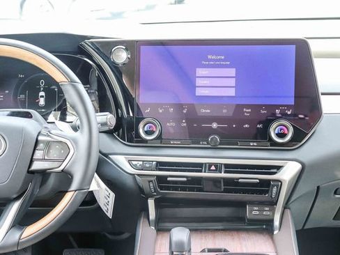 New 2026 Lexus RX 450h AWD image 17