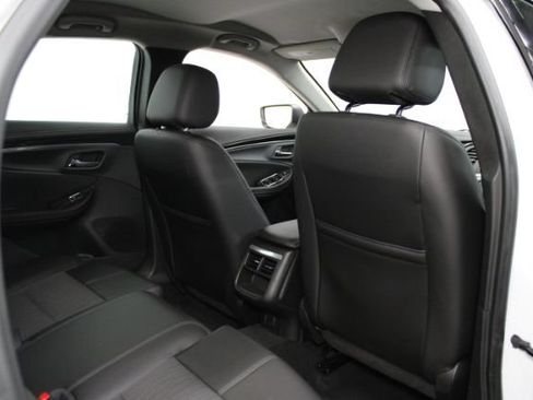Used 2017 Chevrolet Impala LT FWD image 24