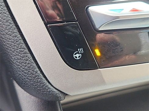 Used 2021 Ford Explorer XLT w/ Equipment Group 202A image 18