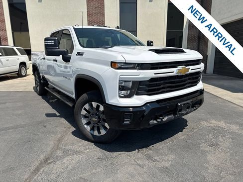 Used 2025 Chevrolet Silverado 2500 Custom w/ Custom Value Package AWD/4WD image 1