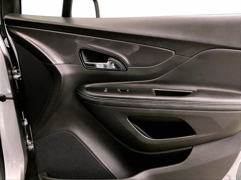 Used 2021 Buick Encore Preferred w/ Safety Package AWD/4WD image 23