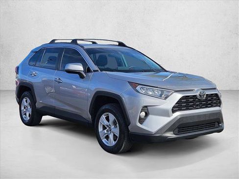 Used 2020 Toyota RAV4 XLE image 3