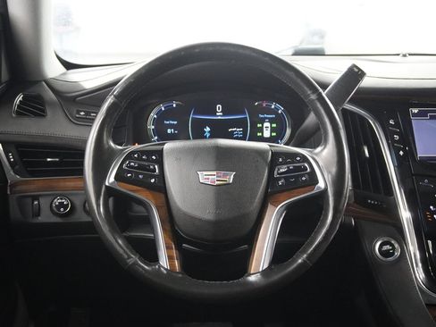 Used 2016 Cadillac Escalade Luxury AWD/4WD image 16