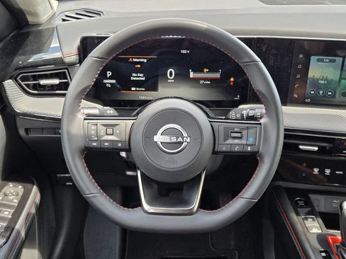 Certified 2025 Nissan Kicks SR FWD image 17