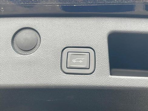 Used 2025 GMC Terrain Elevation w/ Elevation Premium Package AWD/4WD image 18
