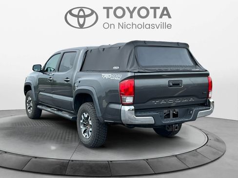 Used 2017 Toyota Tacoma TRD Off-Road w/ Tow Package (A/T) AWD/4WD image 3