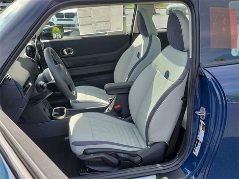 Used 2025 MINI Cooper 2-Door Hardtop image 11