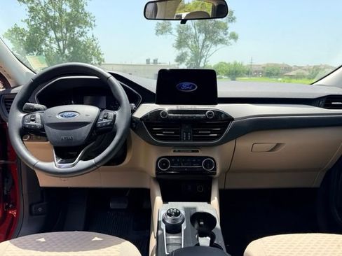 Used 2022 Ford Escape SE w/ SE Sport Appearance Package AWD/4WD image 12