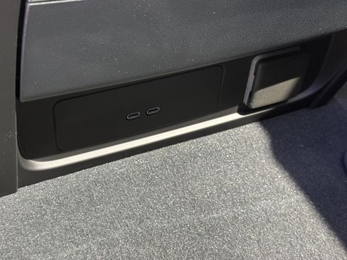 Certified 2025 Cadillac Escalade IQ Luxury 2 w/ LPO, Premium Carpet Package AWD/4WD image 16
