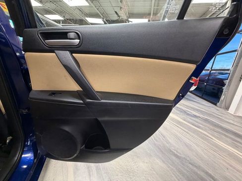 Used 2013 MAZDA MAZDA3 i Touring image 38