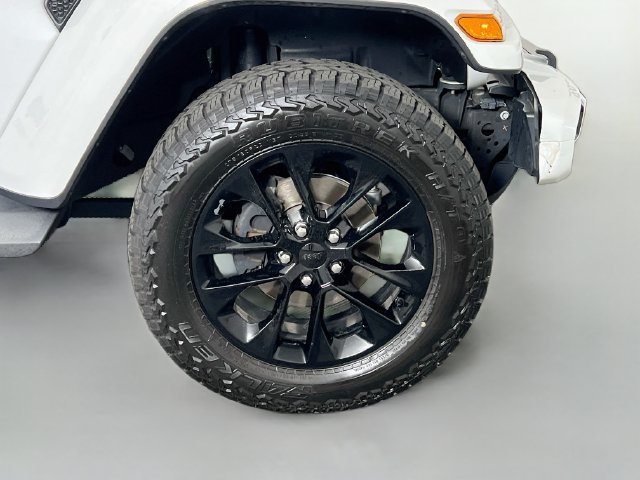 Used 2020 Jeep Wrangler Unlimited Sahara AWD/4WD image 37