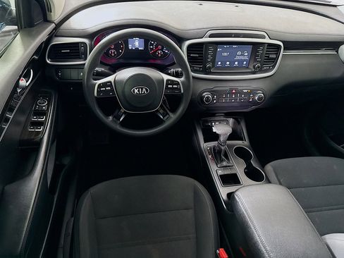 Used 2019 Kia Sorento L image 17