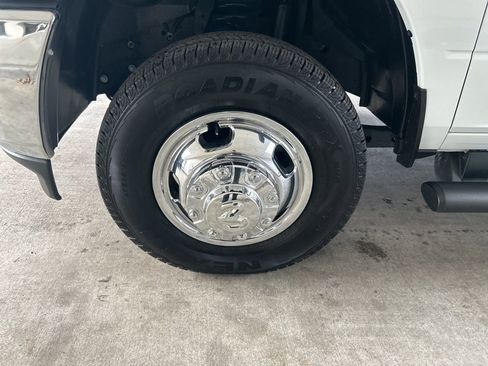 Used 2024 RAM 3500 Tradesman w/ Chrome Appearance Group image 14