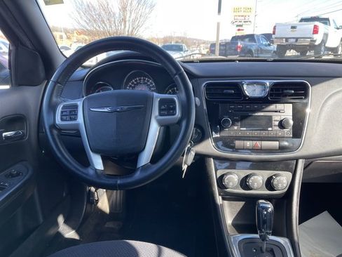 Used 2014 Chrysler 200 Touring image 12