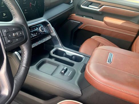 Certified 2025 GMC Sierra 2500 Denali Ultimate AWD/4WD image 16