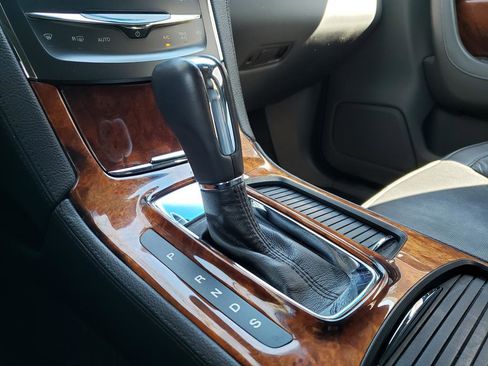 Used 2014 Lincoln MKS w/ Equipment Group 101A FWD image 25