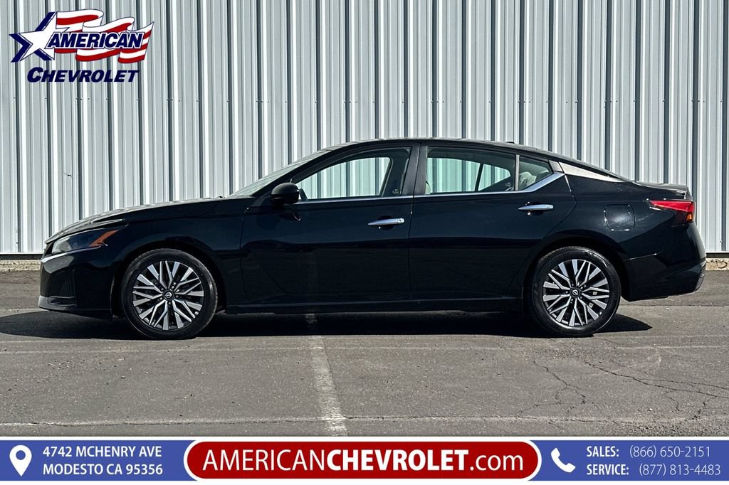 Used 2025 Nissan Altima 2.5 SV FWD image 7