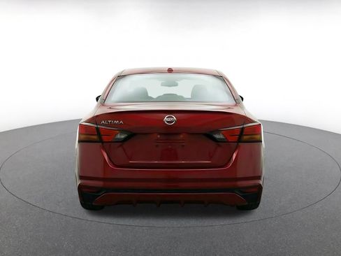 Used 2025 Nissan Altima 2.5 SV FWD image 8