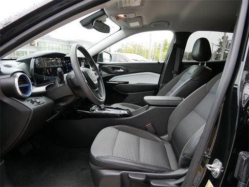 Used 2024 Chevrolet Trax LT image 11